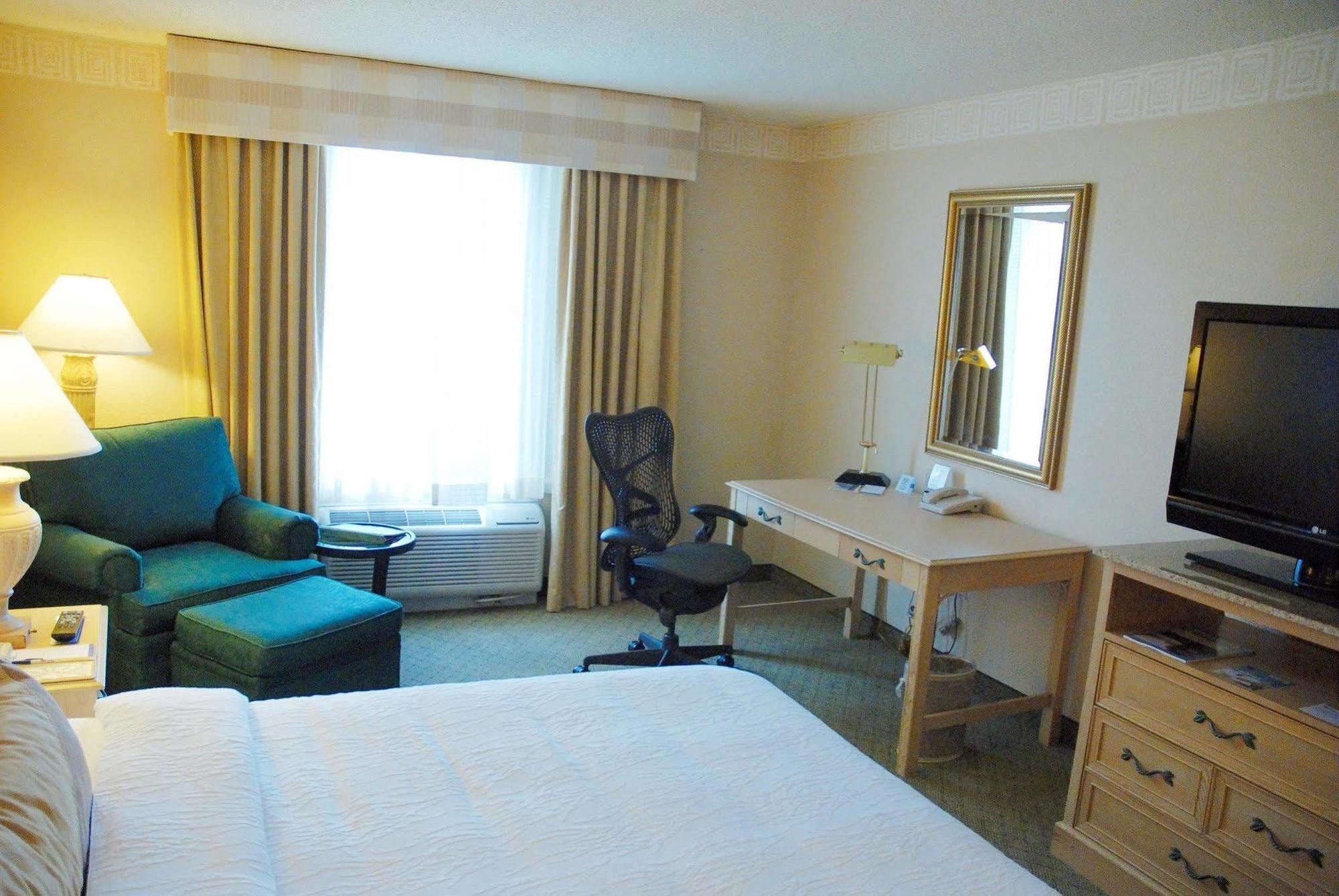 Hilton Garden Inn Atlanta North/Johns Creek Exterior photo